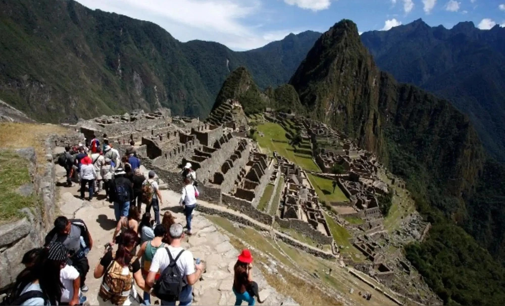 Alcalde de Chinchero critica ausencia de Eduardo Arana en reunión por crisis en Machu Picchu